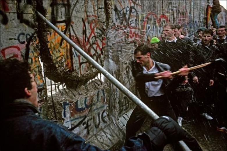 How the Berlin Wall fell by accident: after the mistake of one man
