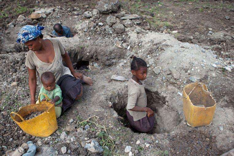 Madagascar: Large-scale child labor in the extraction of mica 