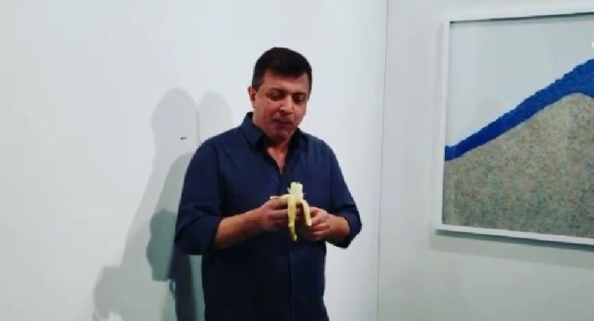 “Hungry artist” eats $150,000 banana during an art fair