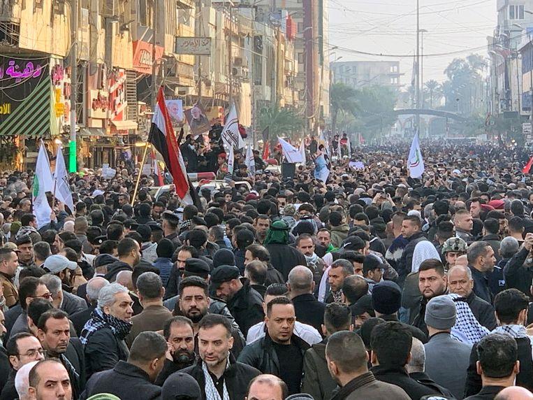 Iraqis shout “death to America” during Soleimani's procession [Photos]