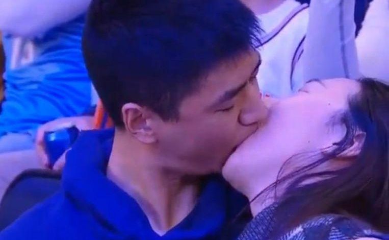 “Get me out of here”: couple on kiss cam are doing very well