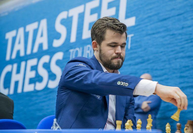 Magnus Carlsen from Norwegen plays against Anish Giri in the first round of the TataSteel Chess Tournament