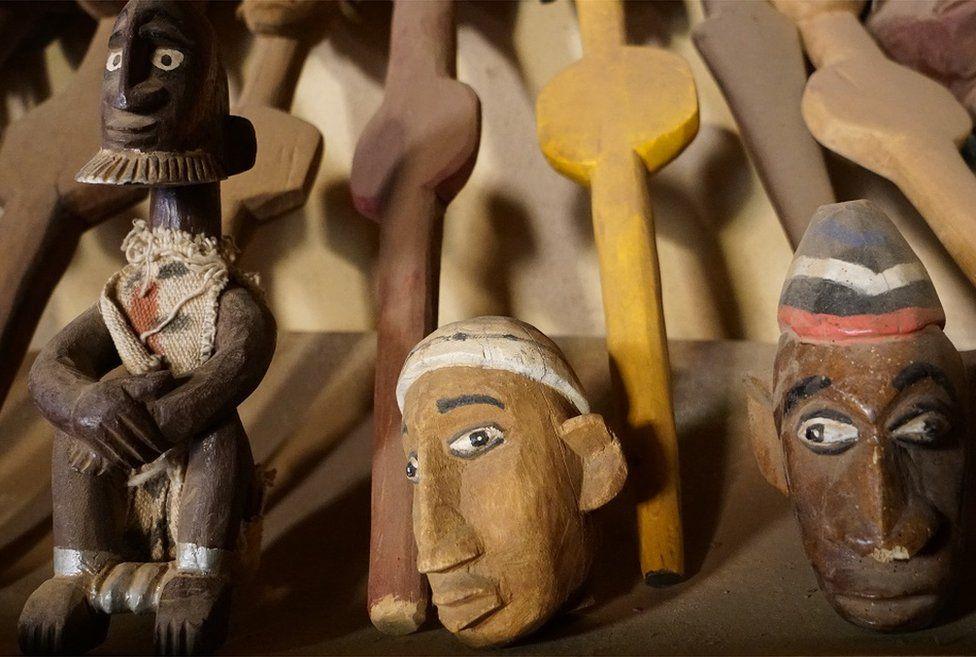 Broulaye Camara: “Malian sorcerer” who maintains tradition of puppets