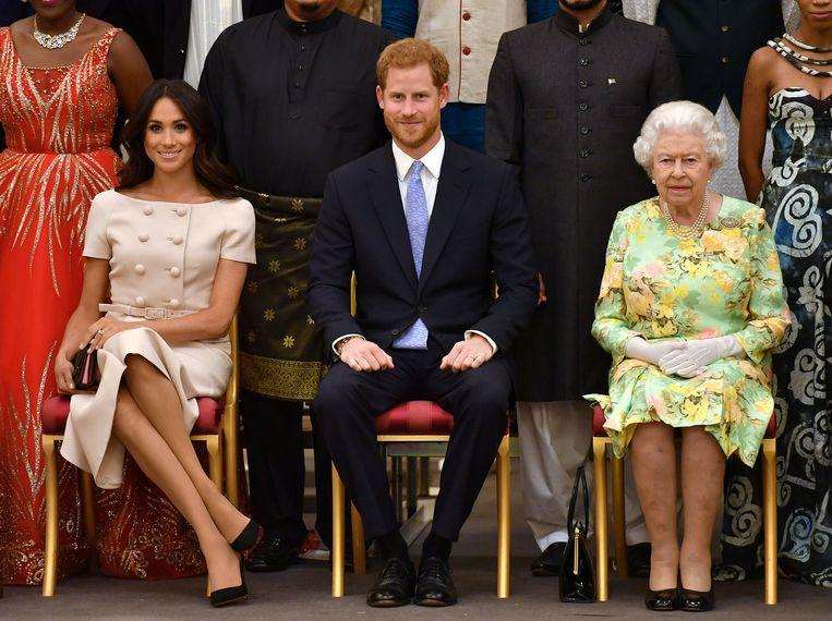 Harry and Meghan will lose their royal titles, payback £2.4 million