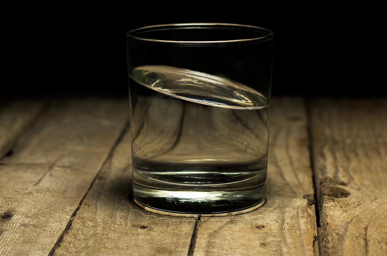 This is what happens to your body when you drink only water!