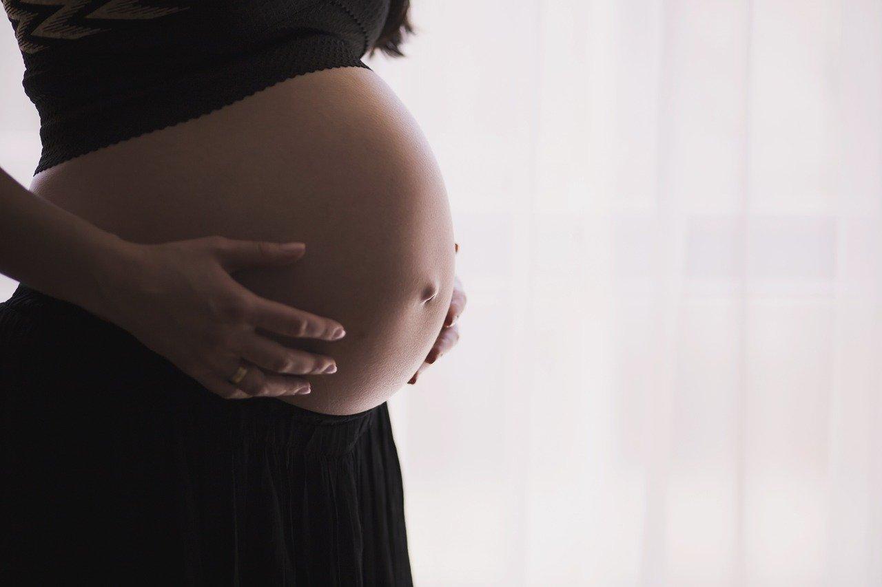 Virgin at 29, becomes pregnant without s3x