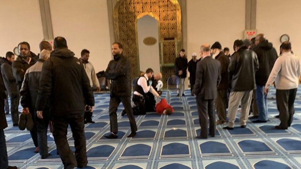 Man stabbed in a mosque in London