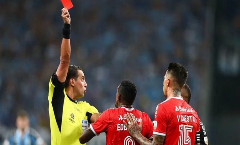 8 red cards in 10 minutes: Brazilian derby completely out of hand