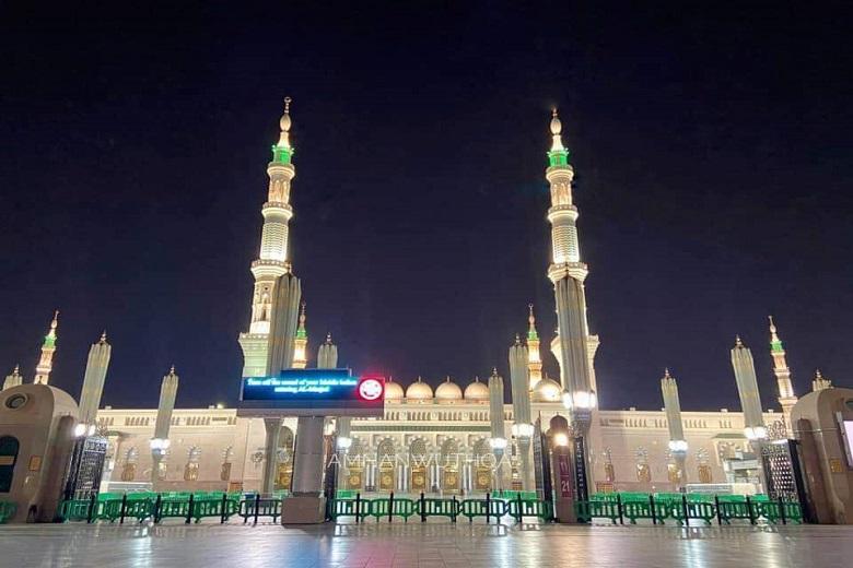 Corona! Prophet Mohammed’s mosque closed first time after 1,400 years