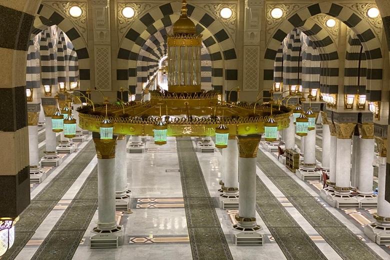 Corona! Prophet Mohammed’s mosque closed first time after 1,400 years