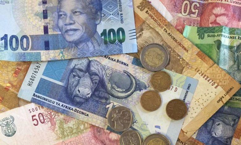 Scammers in South Africa collect “contaminated” banknotes and coins