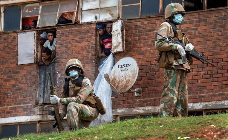 South African police fire rubber bullets to who breach lockdown