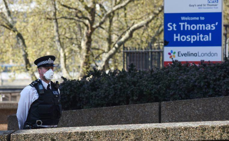 In a first public statement since British Prime Minister Boris Johnson (55) was hospitalized after being infected with the coronavirus, Johnson thanked hospital staff. “I owe my life to them.”