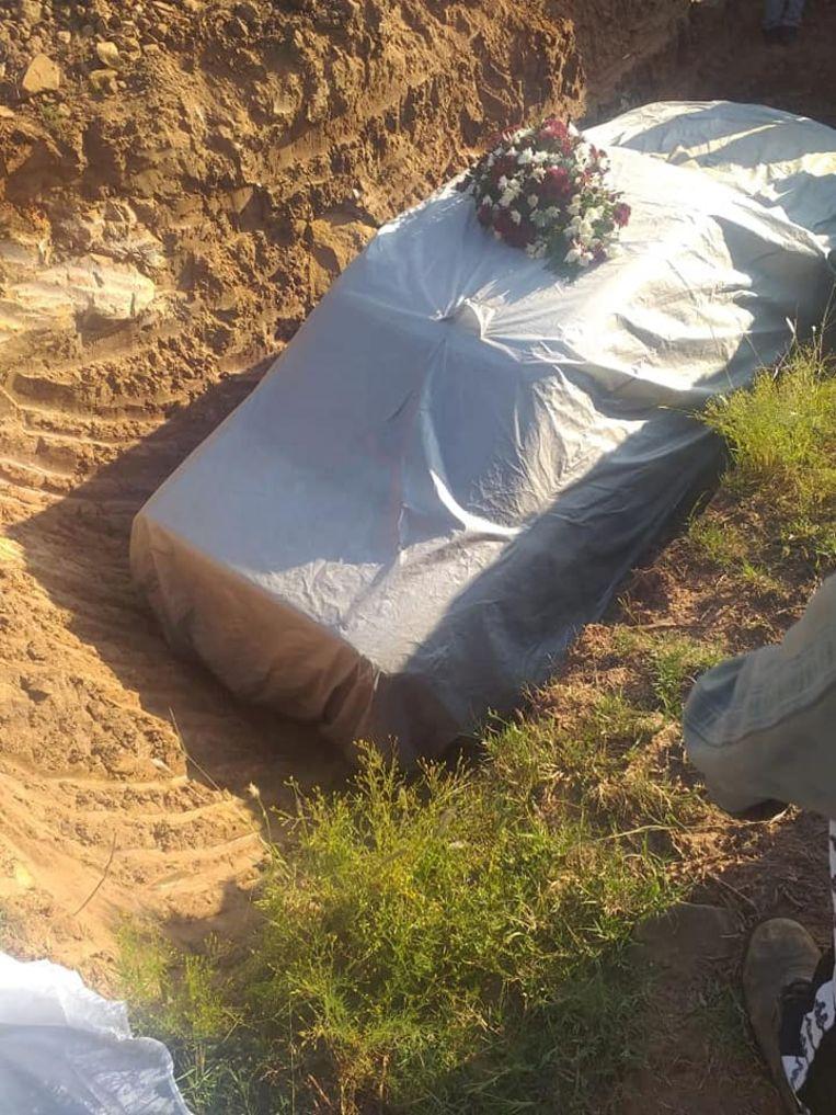 Tshekede Buffon Pitso (72), who died last month, buried in his Mercedes