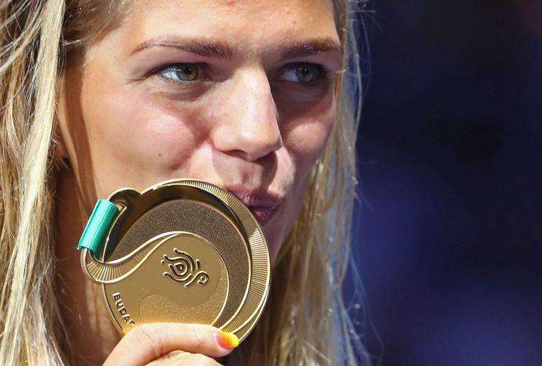 Russian top swimmer proves that you don’t need water to swim