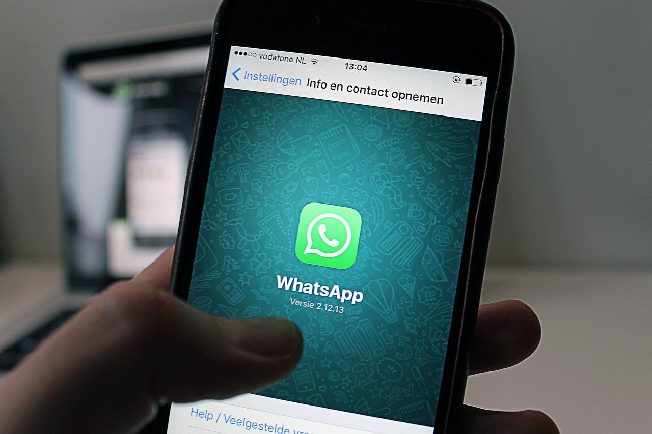 WhatsApp limits the forwarding of messages in the fight against fake news