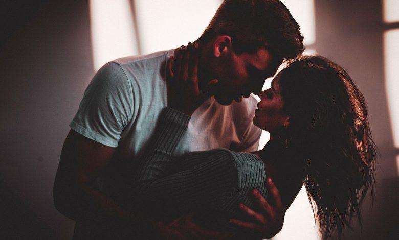 Reasons many men hide their relationship status