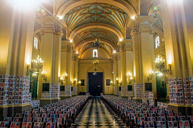 Archbishop fills cathedral with over 5,000 photos of deceased corona victims 