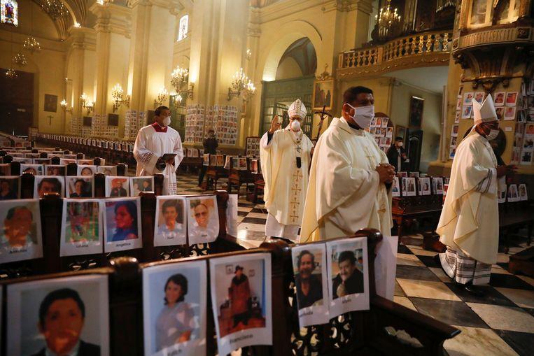 Archbishop fills cathedral with over 5,000 photos of deceased corona victims