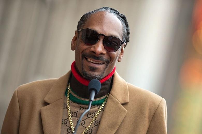 Snoop Dogg will vote for the first time at the age of 49