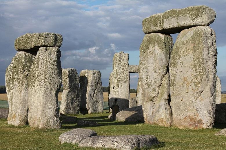 Archaeologists unravel the mystery surrounding the origin of Giant Stonehenge stones