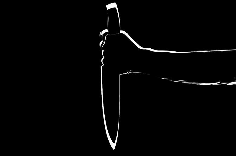 Extreme jealousy: Lady tries to slit her future co-wife’s throat