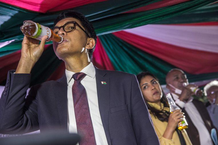 Madagascar President Andry Rajoelina drinks an herbal drink developed in Madagascar that would help against Covid-19. The World Health Organization (WHO) has meanwhile warned about the remedy, which is made from the artemia plant used to treat malaria.