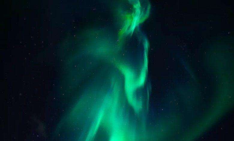 Wonders of nature: Picture of rare cross between two atmospheric phenomena