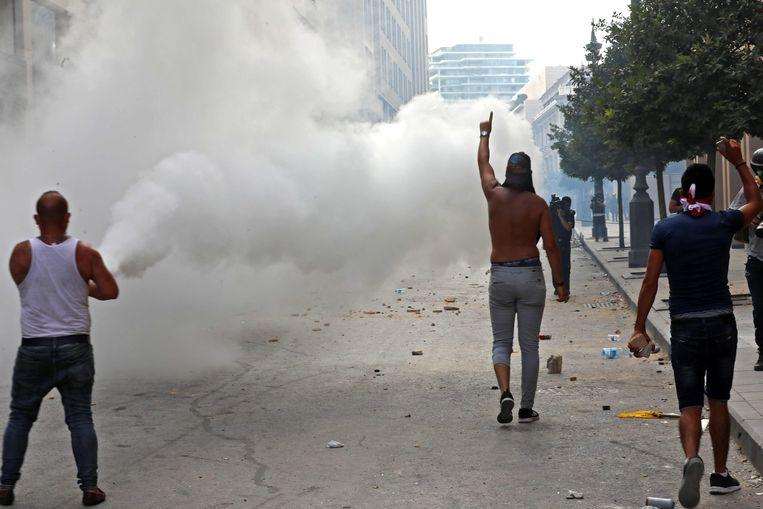 Protest in Lebanon grows grimmer: protesters march to parliament