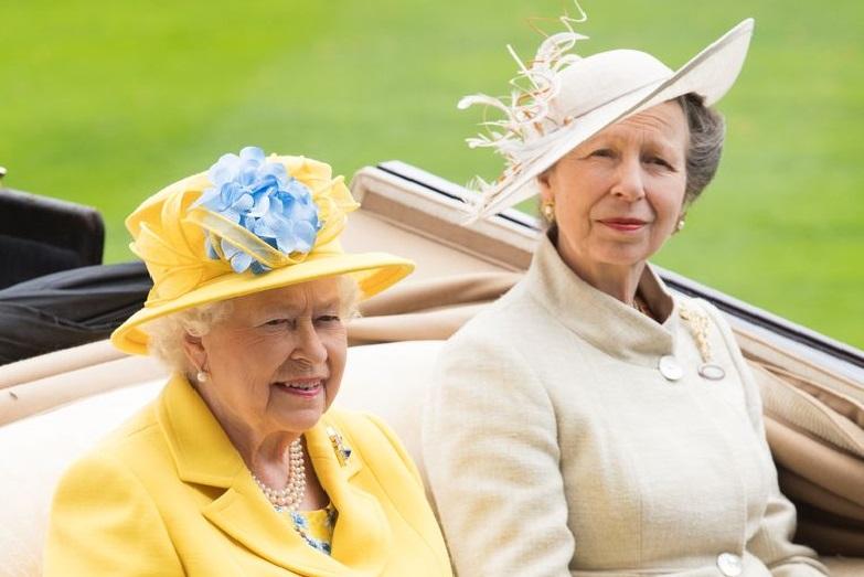 Queen Elizabeth puts daughter Princess Anne in the spotlight