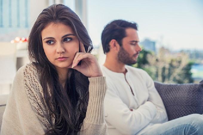 6 important signs of how a man who has fallen out of love behaves