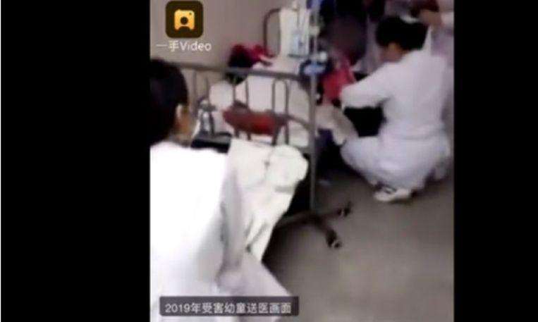 Nurses take care of the poisoned kindergartens.