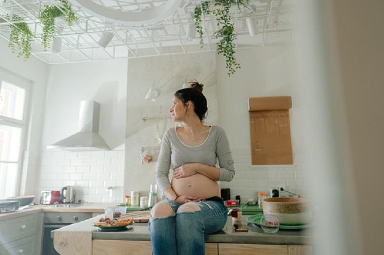 In pregnancy, the most common craving is for chocolate and salty foods. One explanation for this is that food preferences change during pregnancy and that they condition what a woman will choose to eat.
