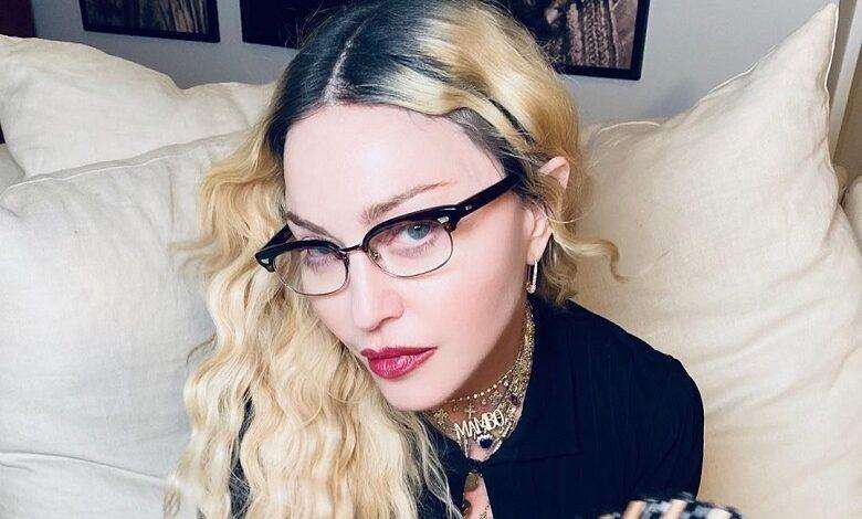 Madonna also shows her cards: “I vote for Biden and Harris”