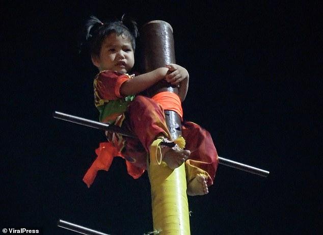 Toddler tied to a pole and catapulted 9 meters into the air