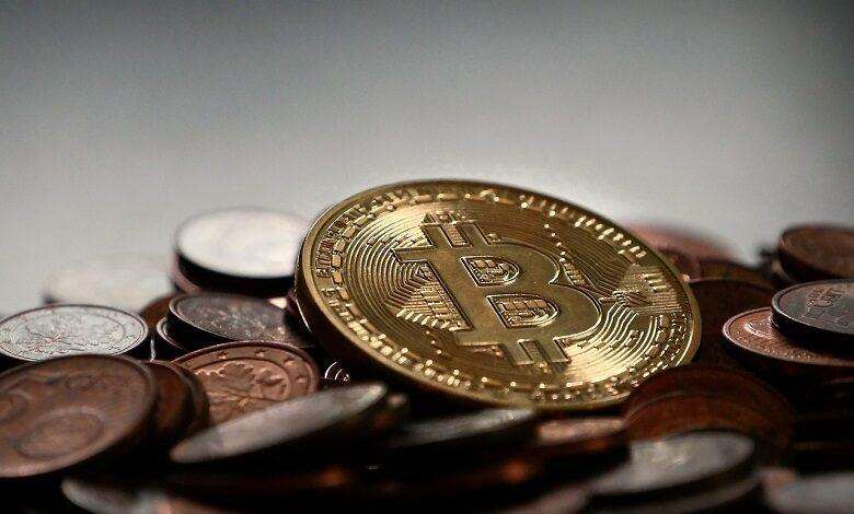 The cryptocurrency bitcoin briefly passed the 18,000 dollar mark on Wednesday. Only on Tuesday, the currency had passed $17,000.