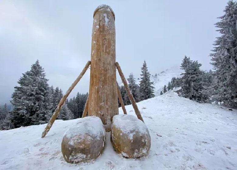 Wooden pen!s in larger version back on the German mountain