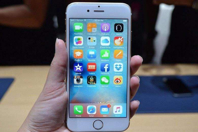 Man drops iPhone 6s from 610 meters and it still works