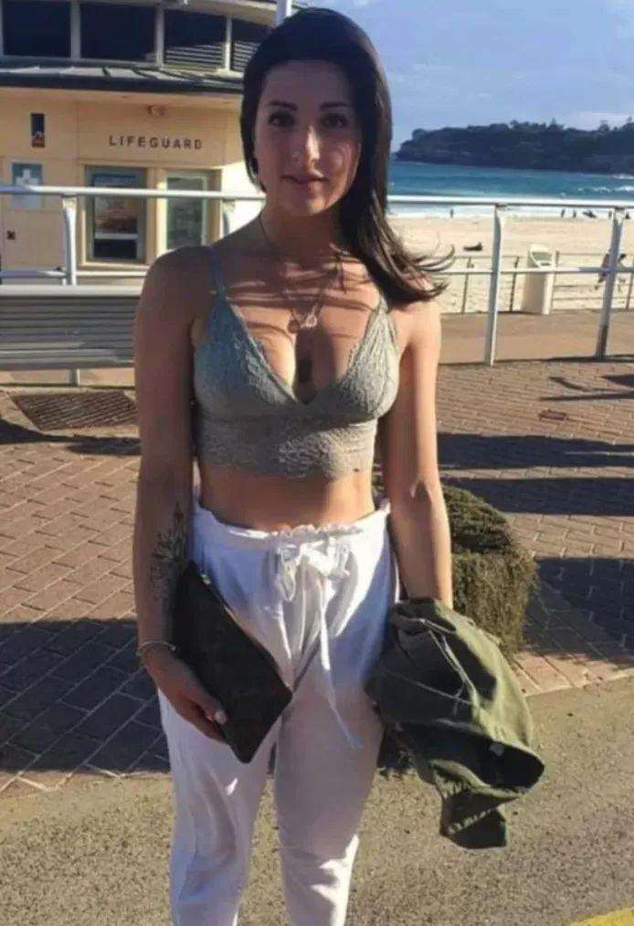 According to the restaurant, this outfit was not acceptable