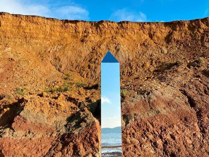 Mysterious monolith appeared on Isle of Wight
