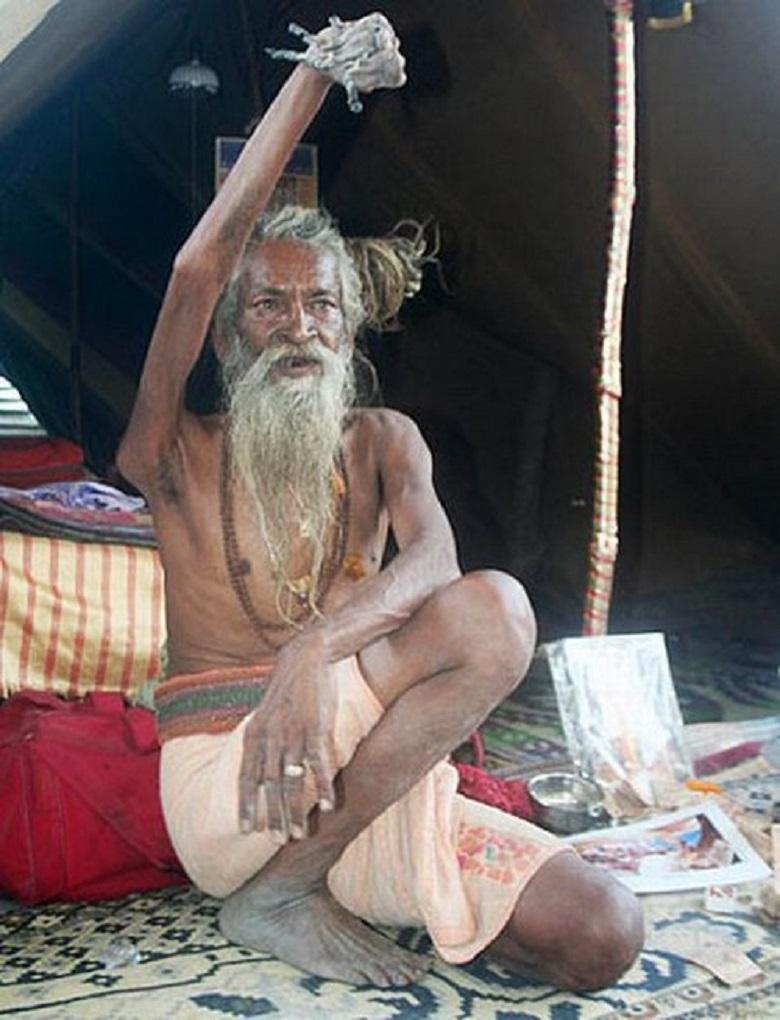 Sadhu Amar Bharati held his hand up for 45 years