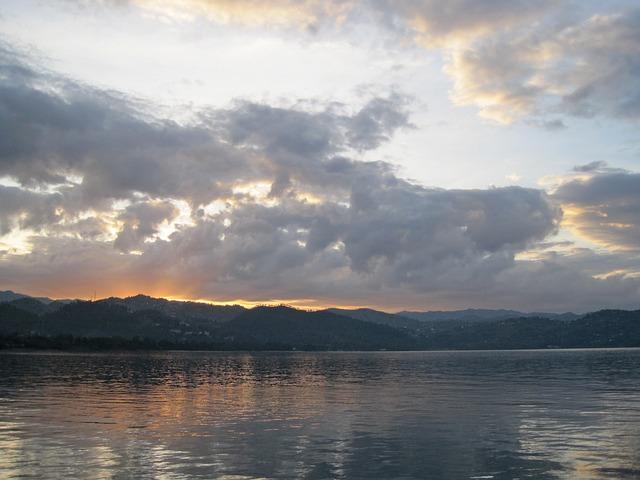 Lake Kivu (Democratic Republic of the Congo and Rwanda)