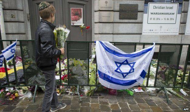 These new images of the attack in the Jewish Museum in Brussels on 24 May 2014 have never been shown before.