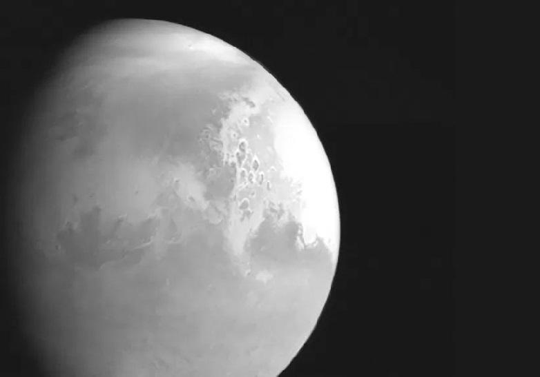 Chinese probe, Tianwen-1, sends the first image of Mars