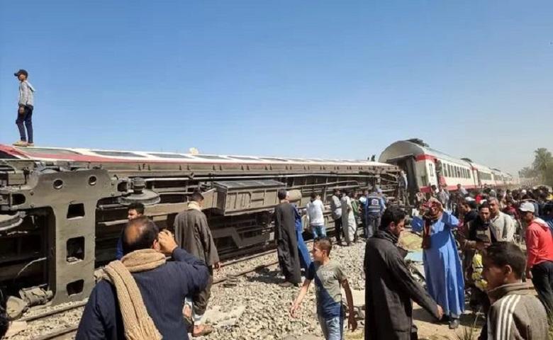 At least 32 died in a train crash in Egypt