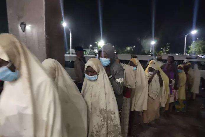 Hundreds of kidnapped schoolgirls released in Nigeria