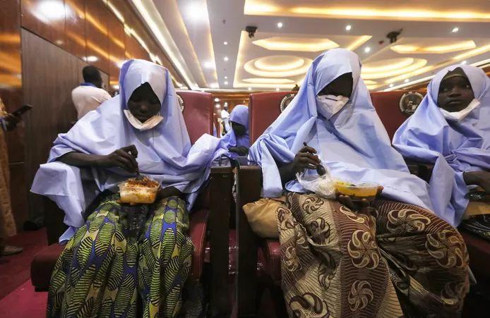 Hundreds of kidnapped schoolgirls released in Nigeria