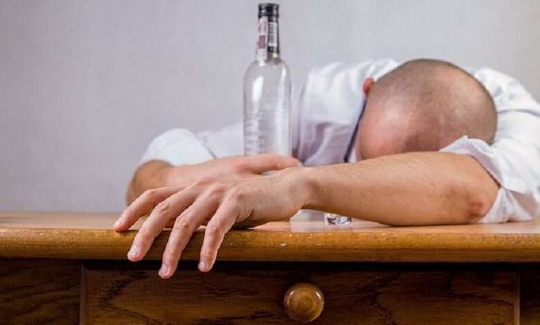 Uncontrolled drinking: Alcohol addiction and its problems