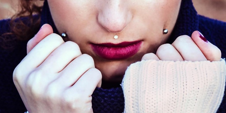 Cheek or dimple piercing: features and why people rush for it