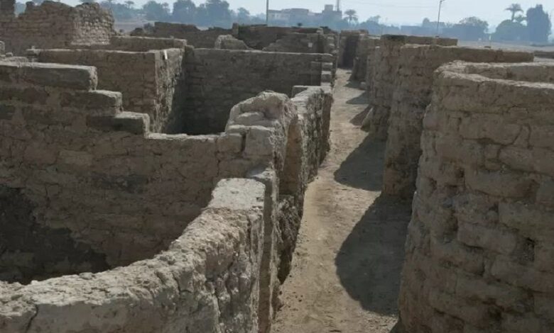Egyptian archaeologists uncover 3,400-year-old ‘Lost Golden City’